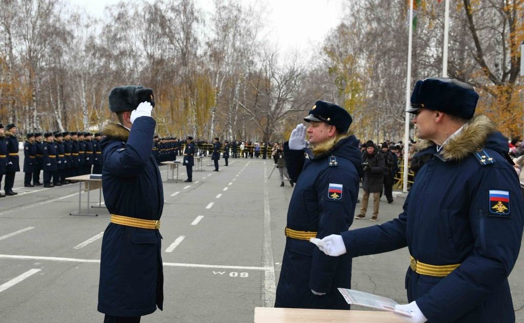 Маргарита Павлова участие в торжественной церемонии выпуска штурманов филиала Военно-воздушной академии в Челябинске