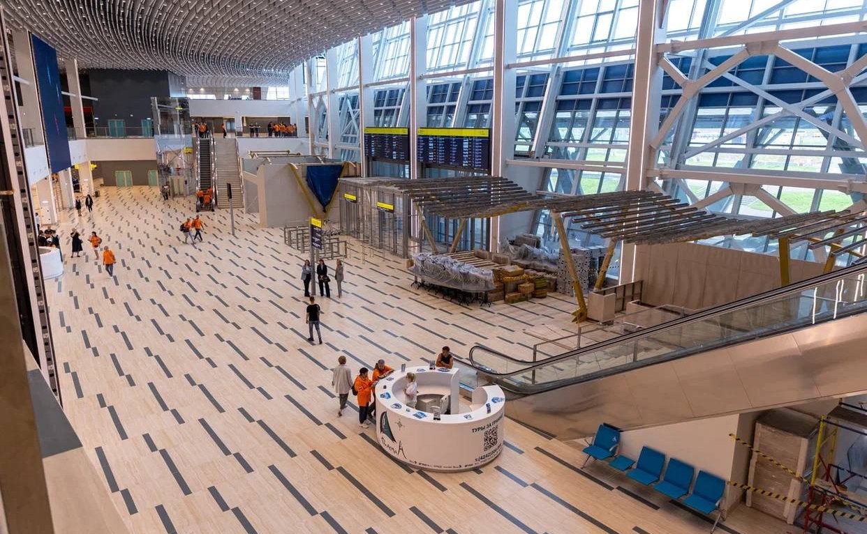 Андрей Хапочкин посетил новый аэровокзальный комплекс в Южно-Сахалинске