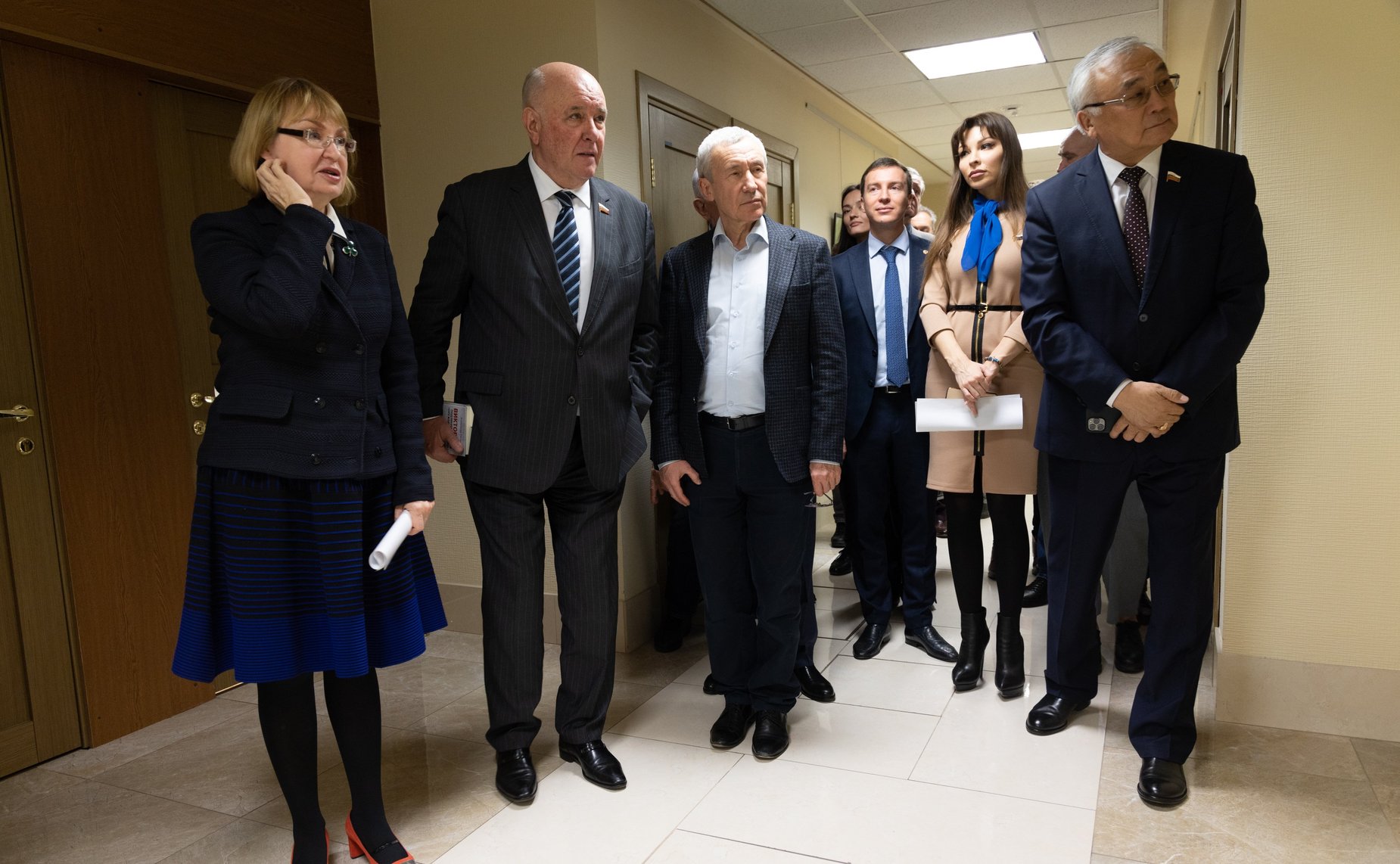 Открытие в Совете Федерации выставки художественных работ Виктора Бута