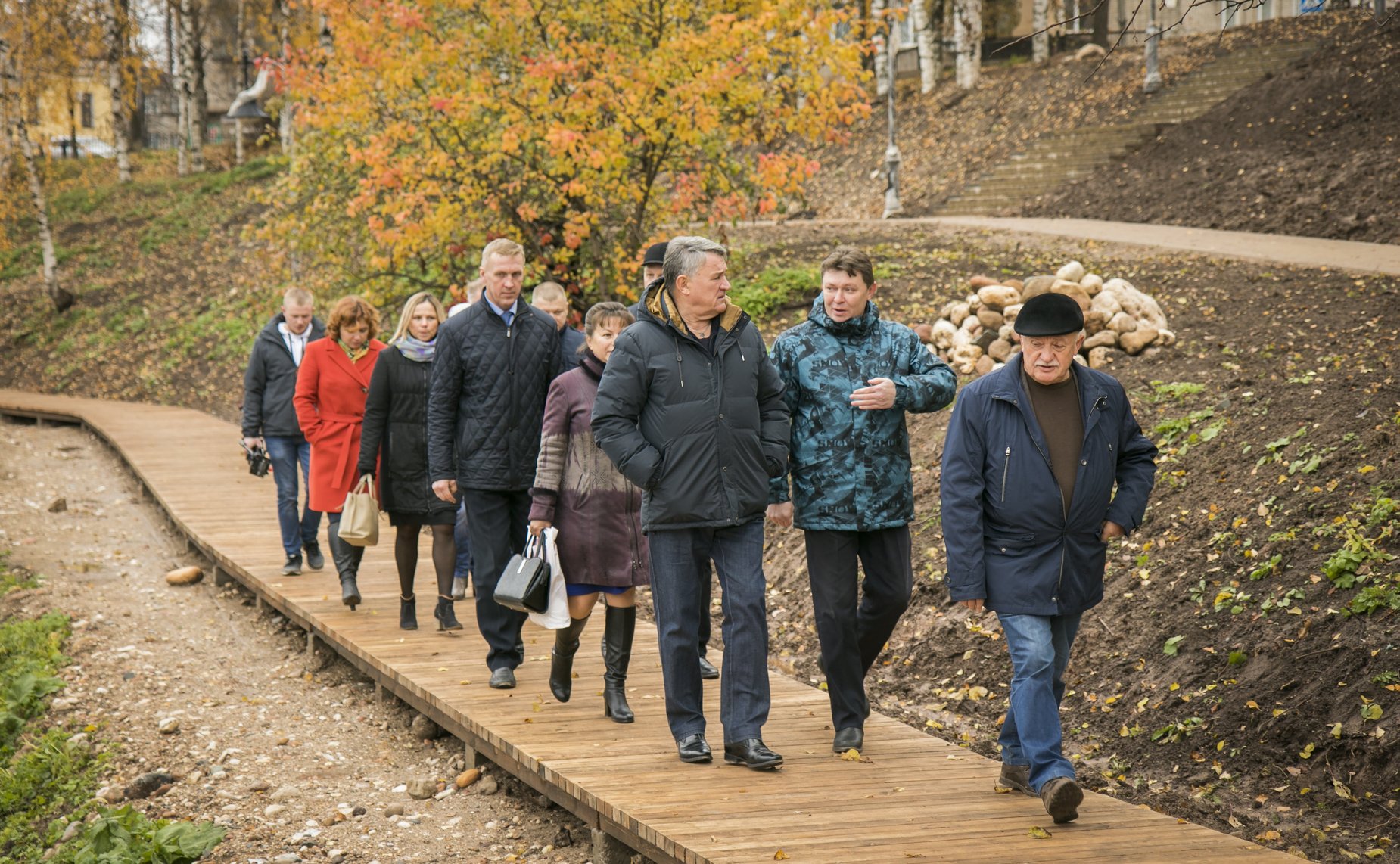 Ю. Воробьев проинспектировал ход работ по строительству набережной Вытегры