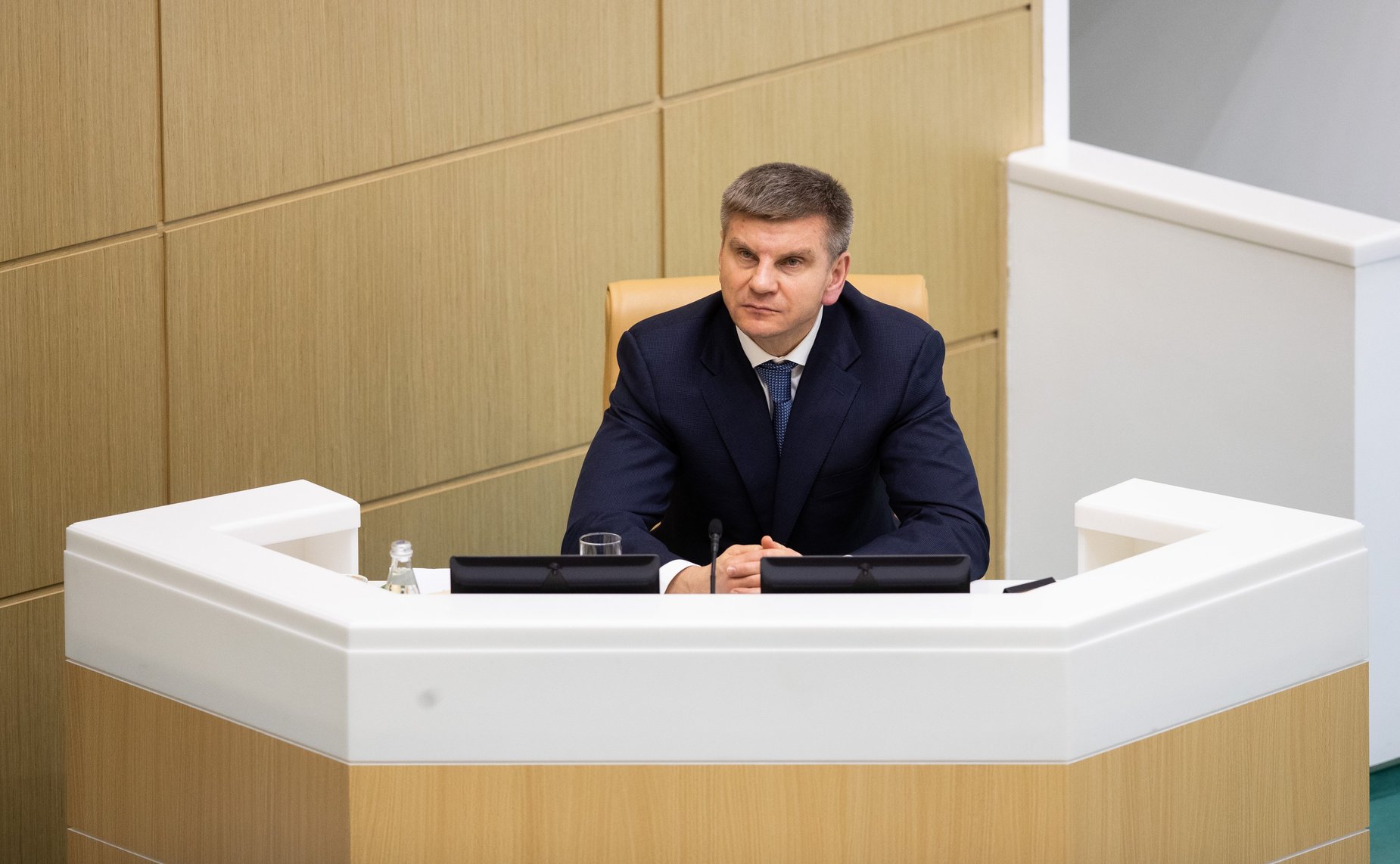 Геннадий Голов