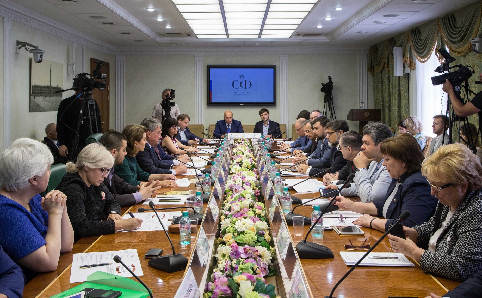 Заседание Комитета общественной поддержки жителей Юго-Востока Украины