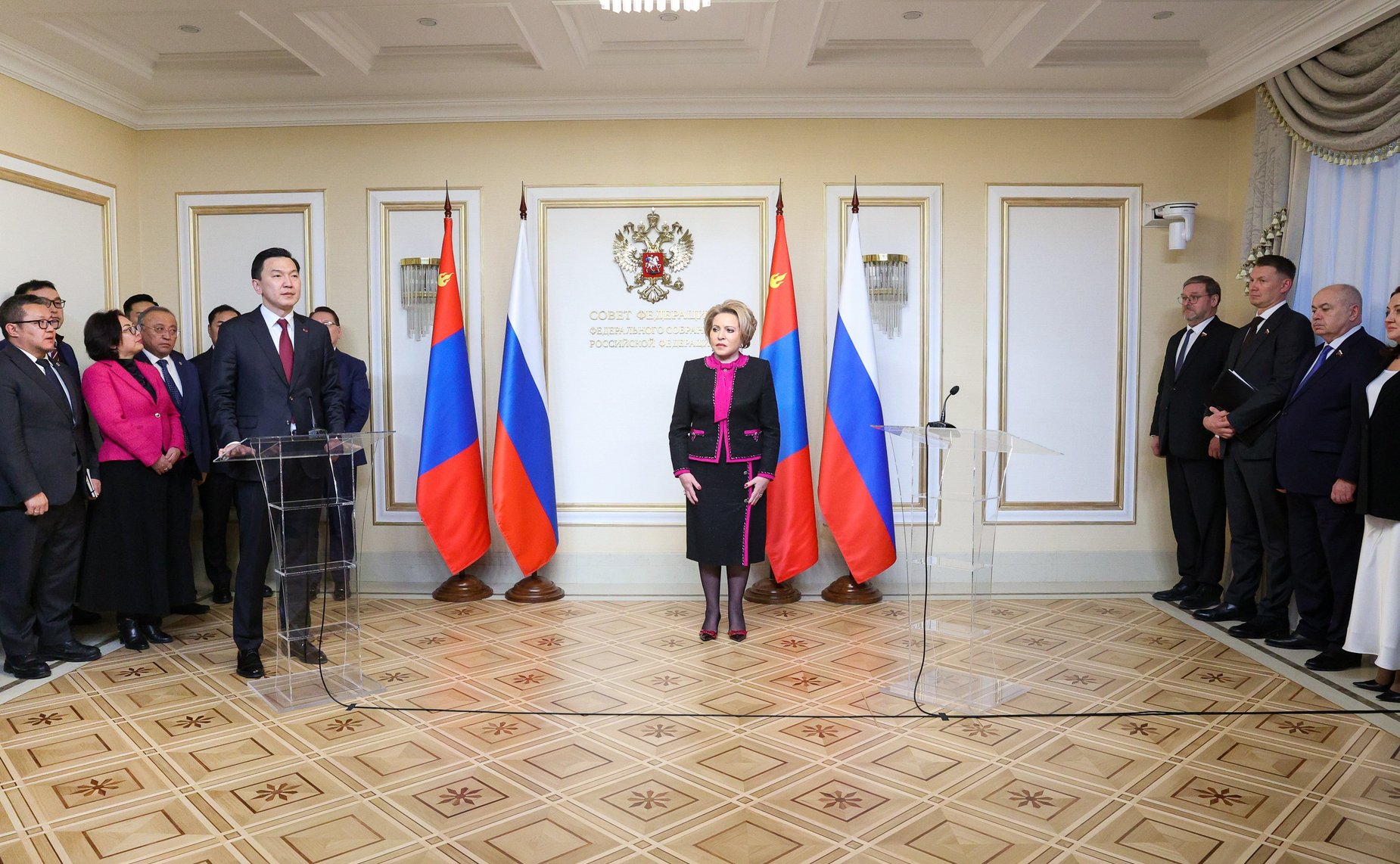 Валентина Матвиенко провела встречу с Председателем Великого Государственного Хурала Монголии Ням-Осорын Учралом