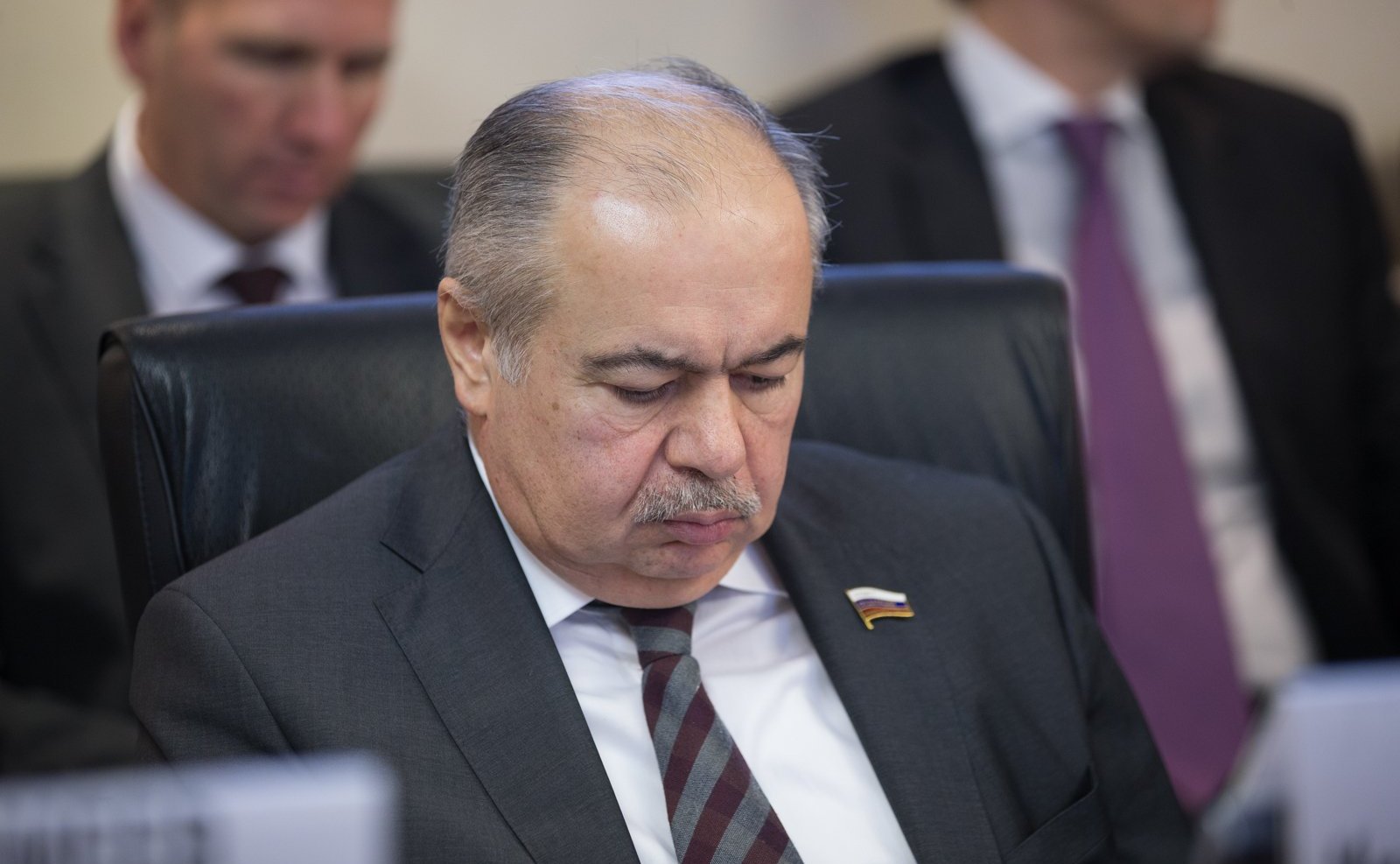 И. Умаханов