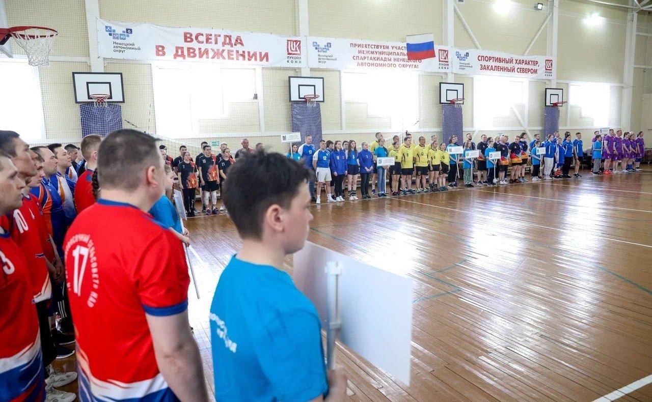 Денис Гусев в ходе работы в регионе дал старт XIV межмуниципальной сельской Спартакиаде Ненецкого АО