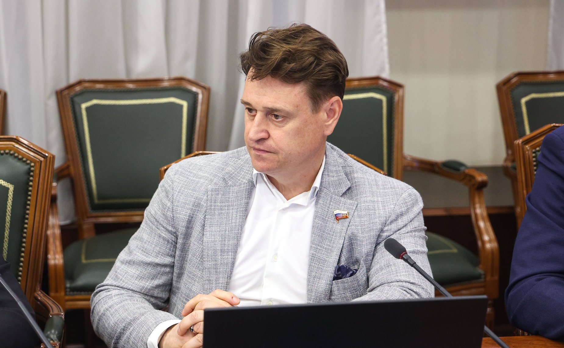 Олег Голов