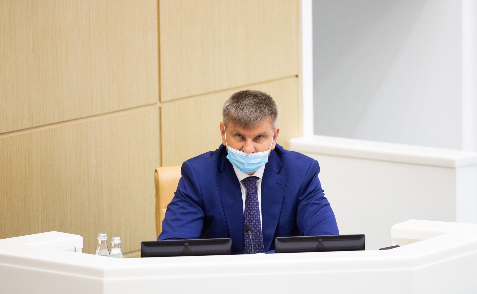 Геннадий Голов