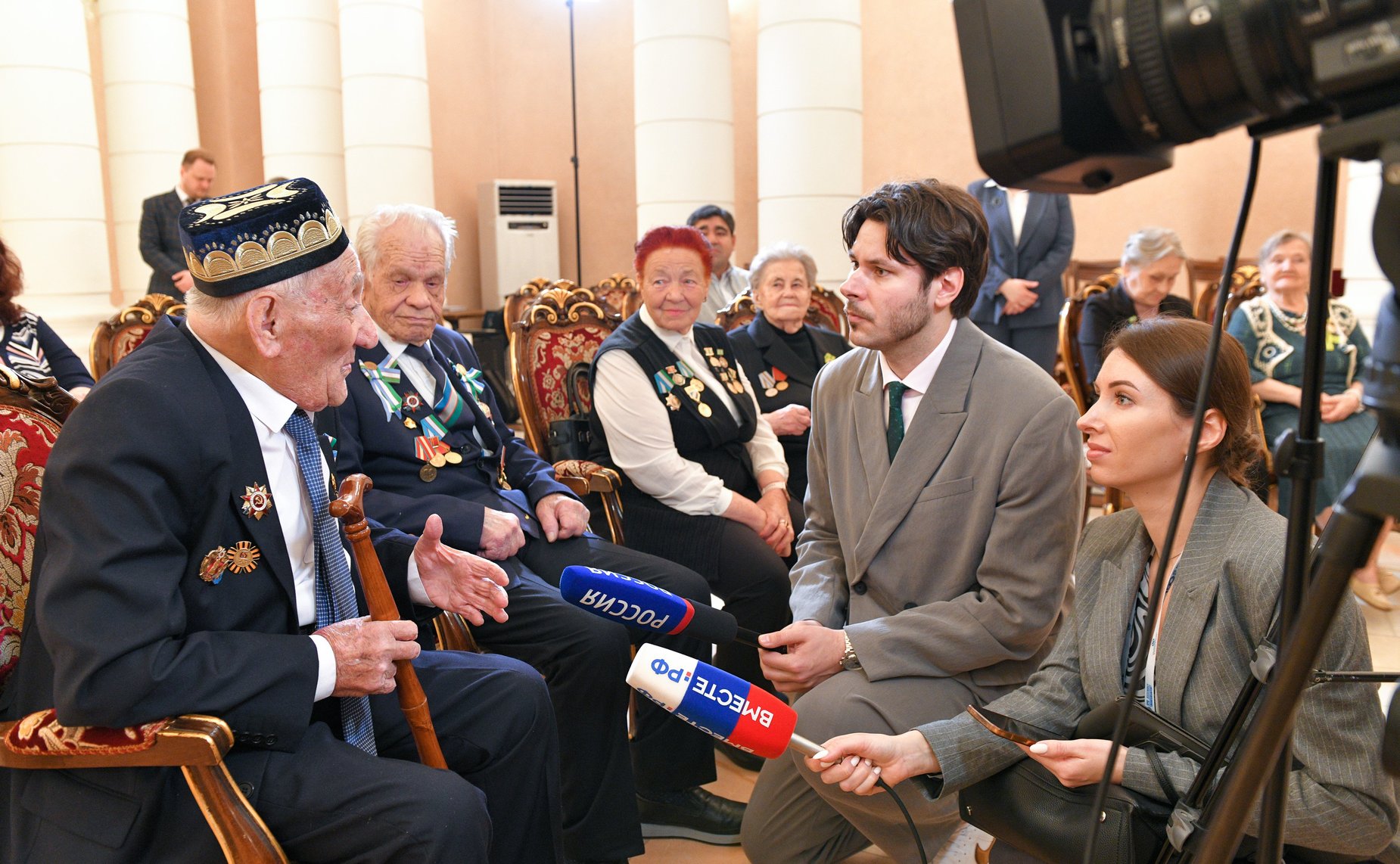 В преддверии Дня Победы Валентина Матвиенко встретилась в Ташкенте с ветеранами Великой Отечественной войны и блокадниками (Фото Спутник Узбекистан)