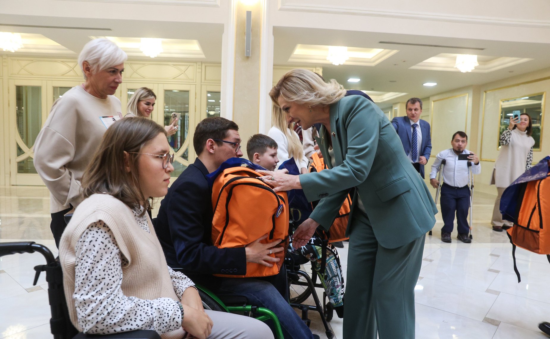 Инна Святенко и Андрей Чернышев поприветствовали в Совете Федерации детей, которые являются победителями и призёрами паралимпийских чемпионатов