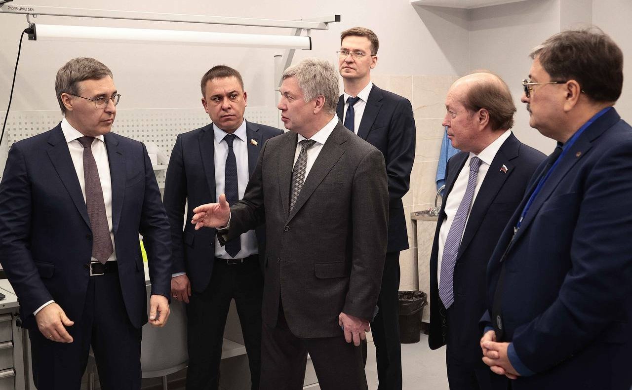 Айрат Гибатдинов посетил Научно-производственное предприятие «Завод Искра»