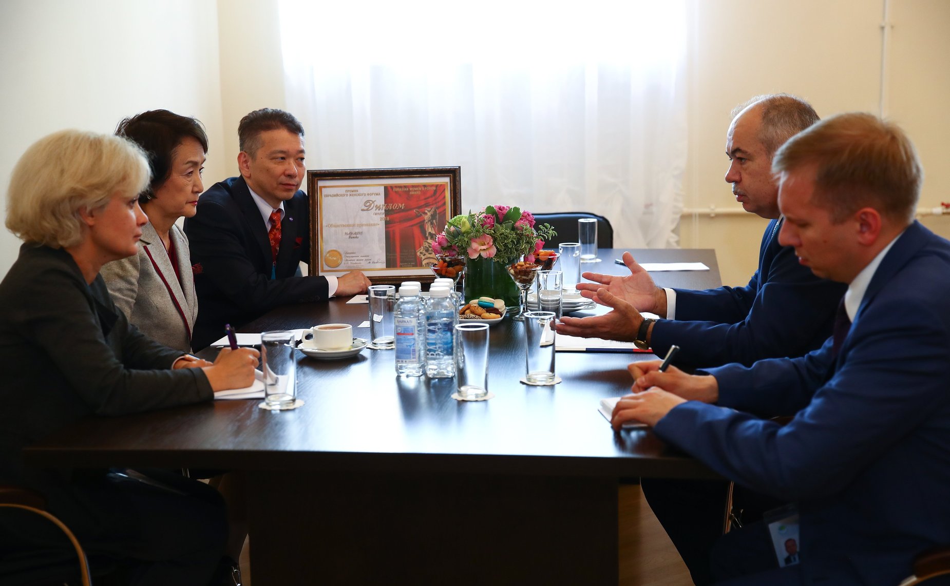 Двусторонняя встреча зам. Председателя СФ И.М.-С. Умаханова с мэром г. Йокагама Фумико Хаяси (Япония)