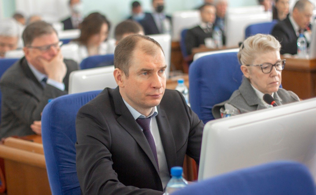 Дмитрий Перминов принял участие в заседании Законодательного Собрания региона