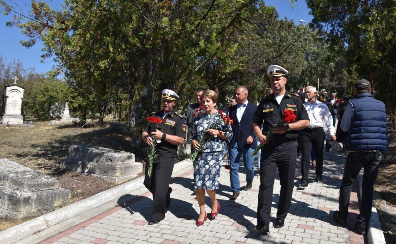 Екатерина Алтабаева приняла участие в митинге-реквиеме к 167-летию окончания Первой обороны Севастополя