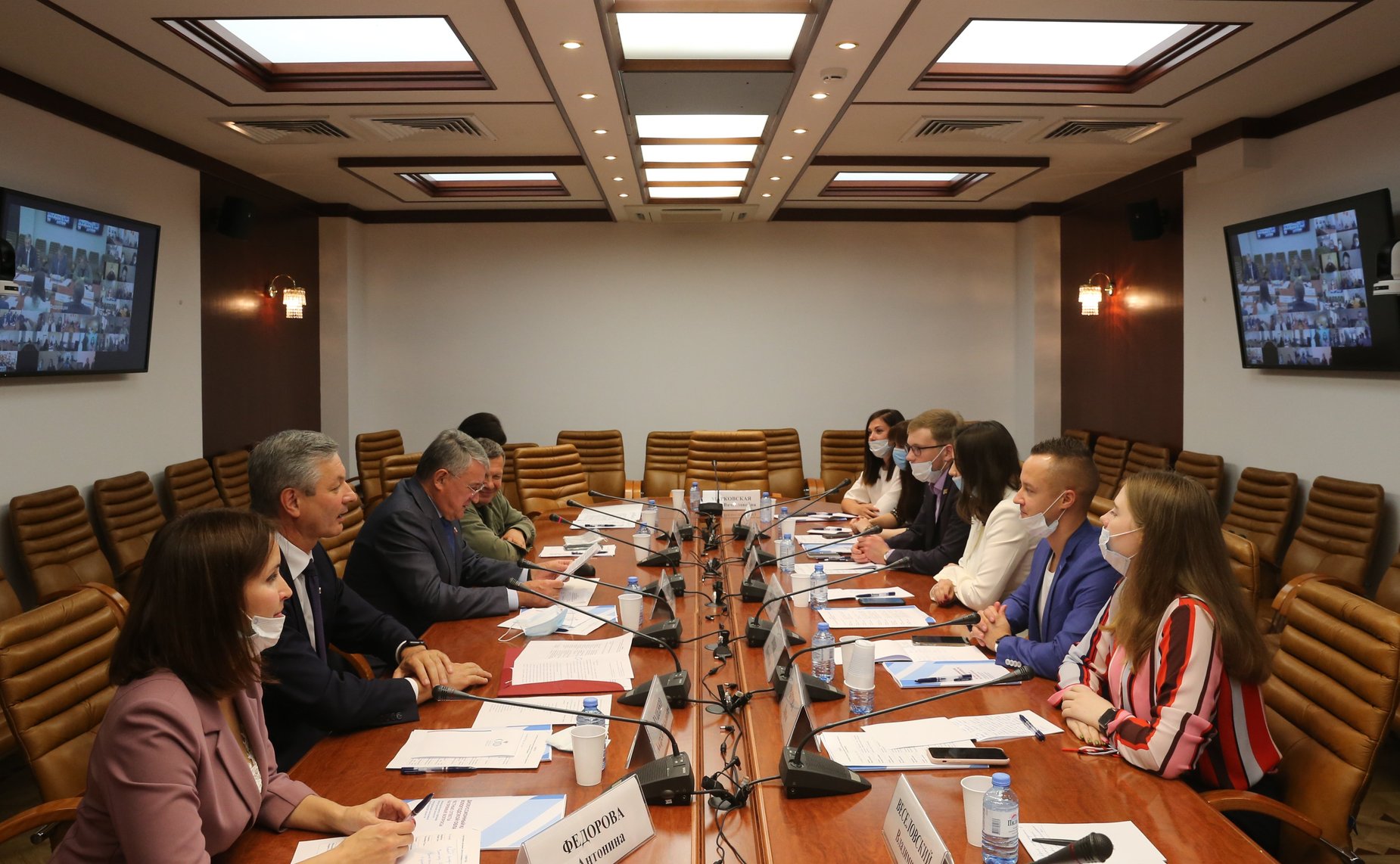 Заседание Молодежного дискуссионного клуба при Законодательном Собрании Вологодской области на тему «Роль молодежи в меняющемся мире: вызовы современности»