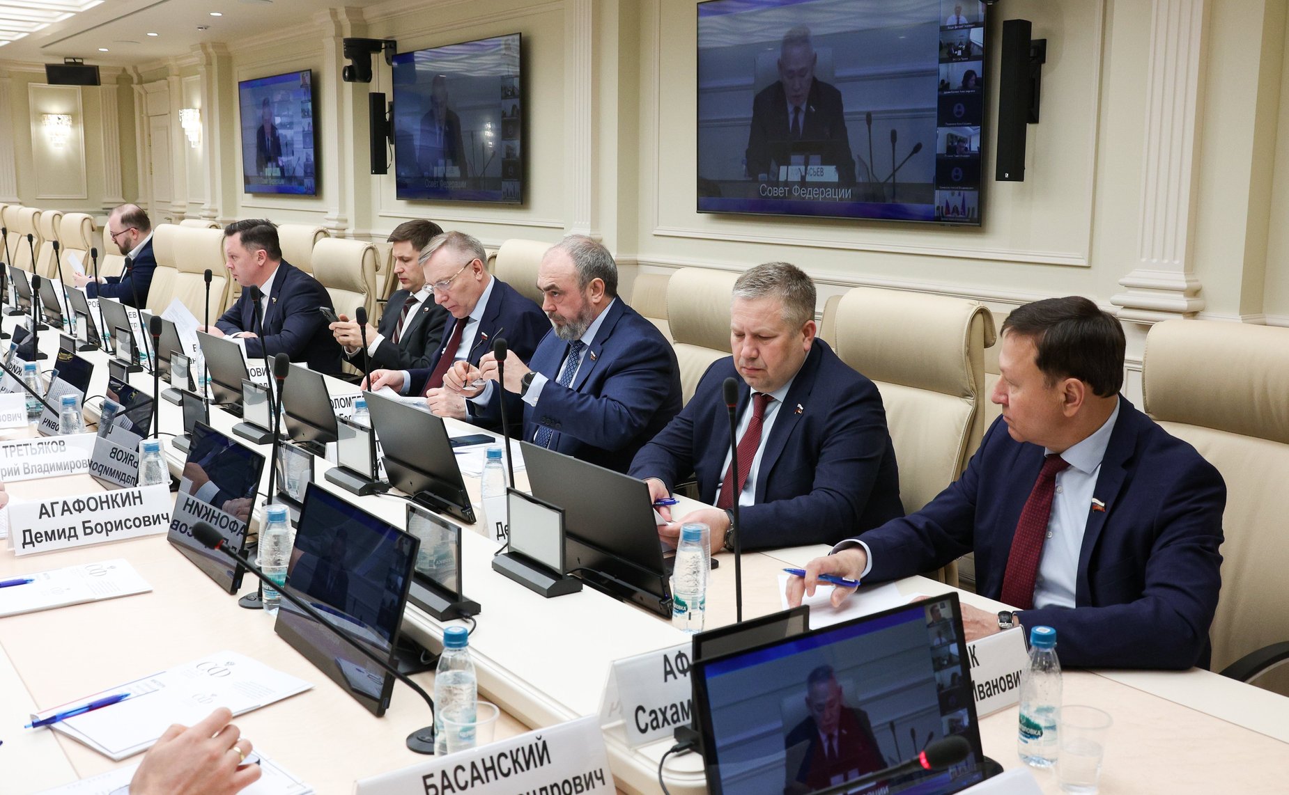 Круглый стол на тему «Актуальные вопросы использования беспилотных и роботизированных систем на Дальнем Востоке и Арктике»