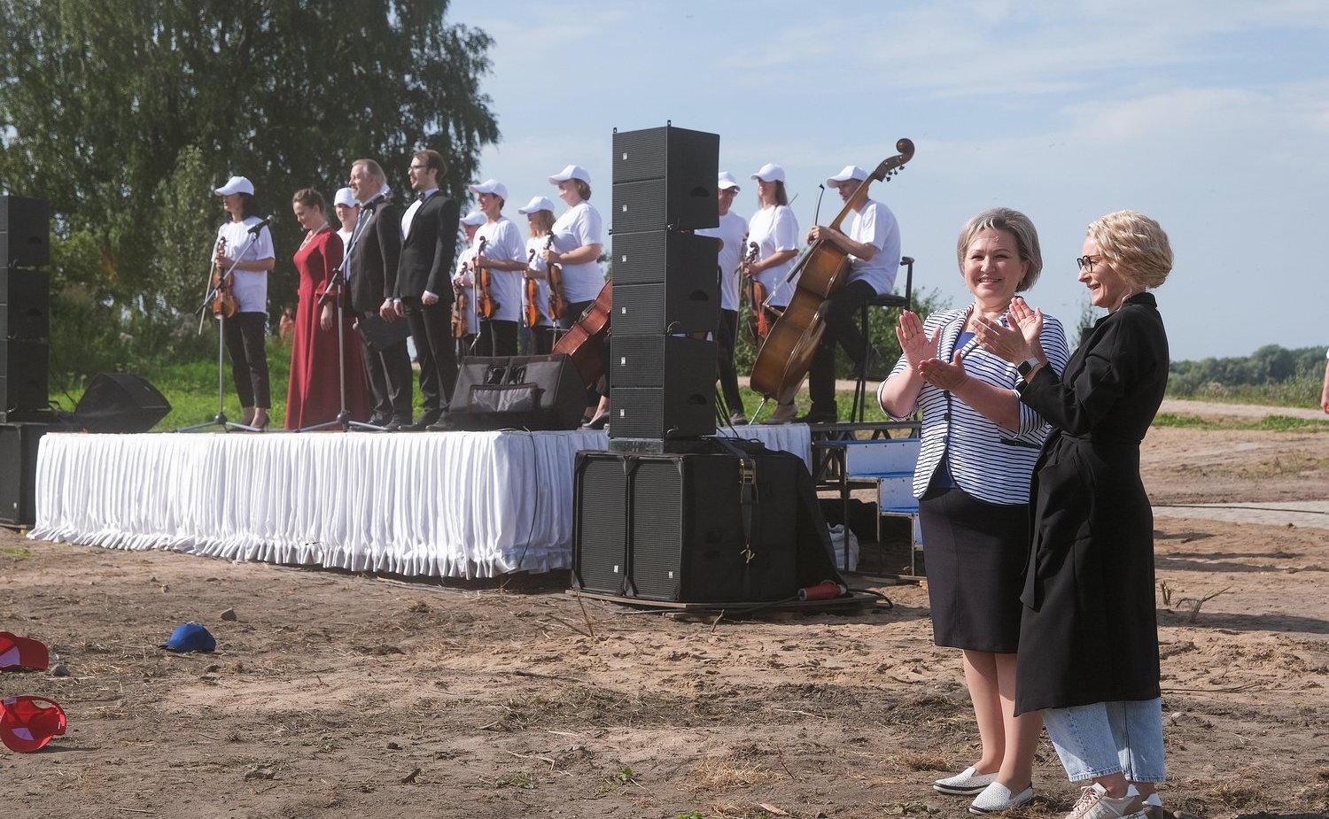 Елена Писарева приняла участие в мероприятиях, приуроченных ко Дню государственного флага Российской Федерации