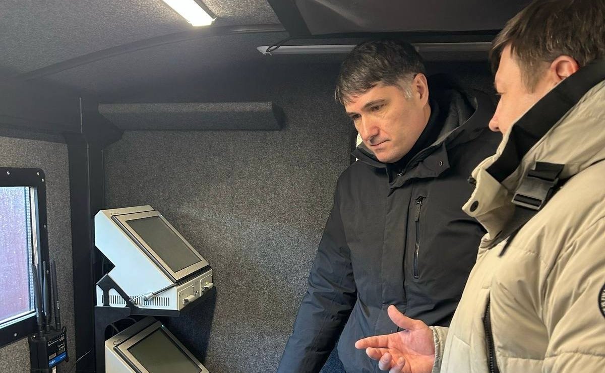 Владимир Пушкарев посетил Арктический испытательный центр для беспилотных авиационных систем в Салехарде