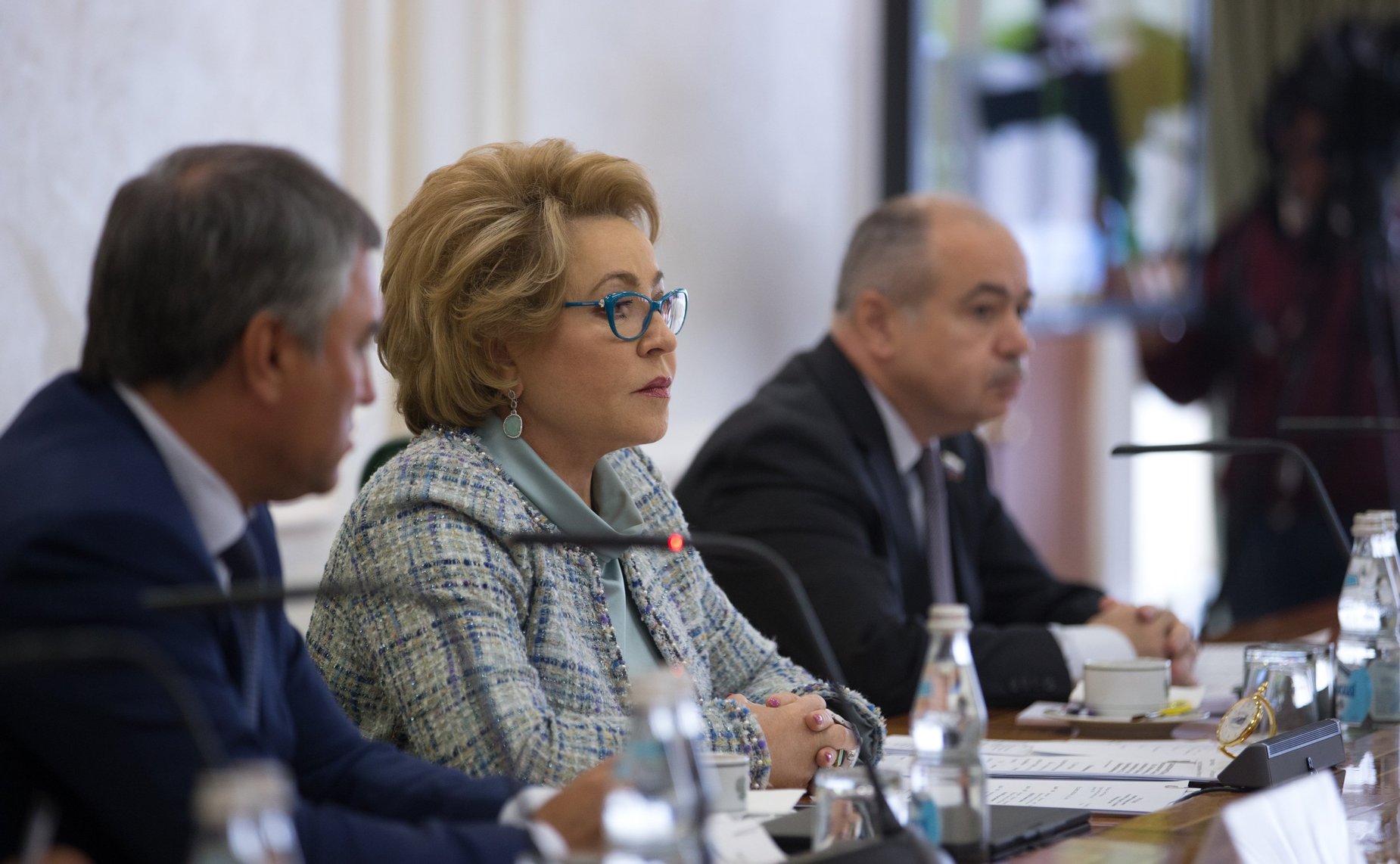 В. Матвиенко