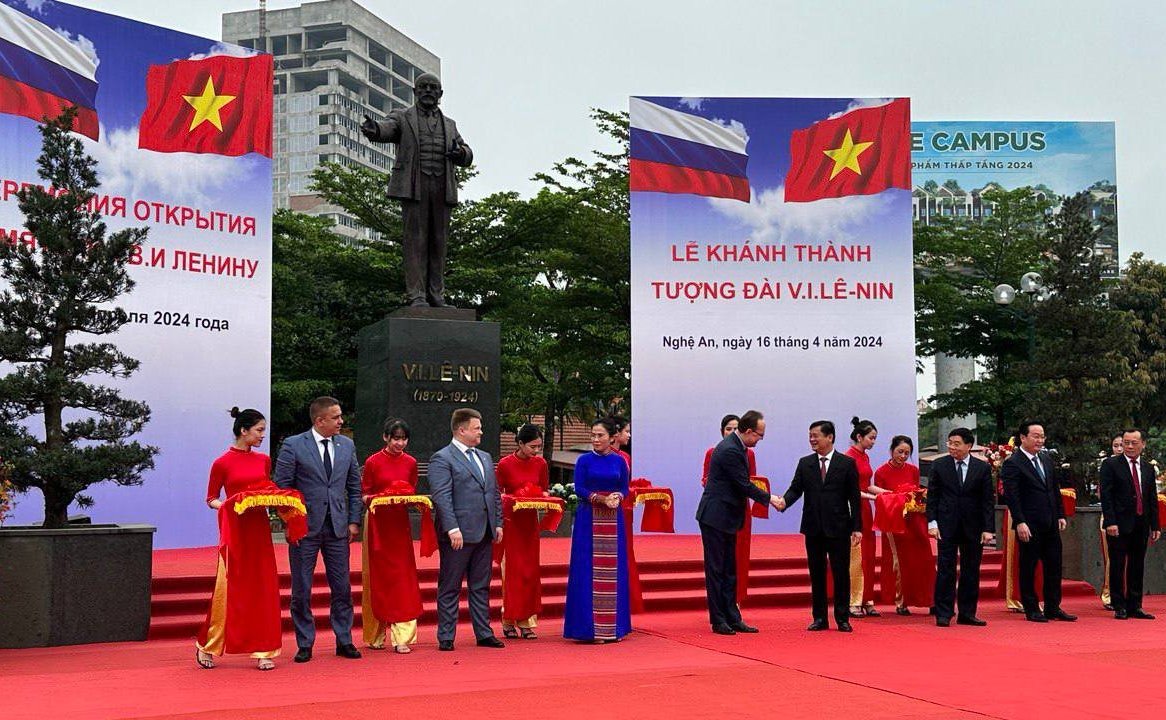 Айрат Гибатдинов в составе делегации правительства Ульяновской области посетил с рабочим визитом Социалистическую Республику Вьетнам