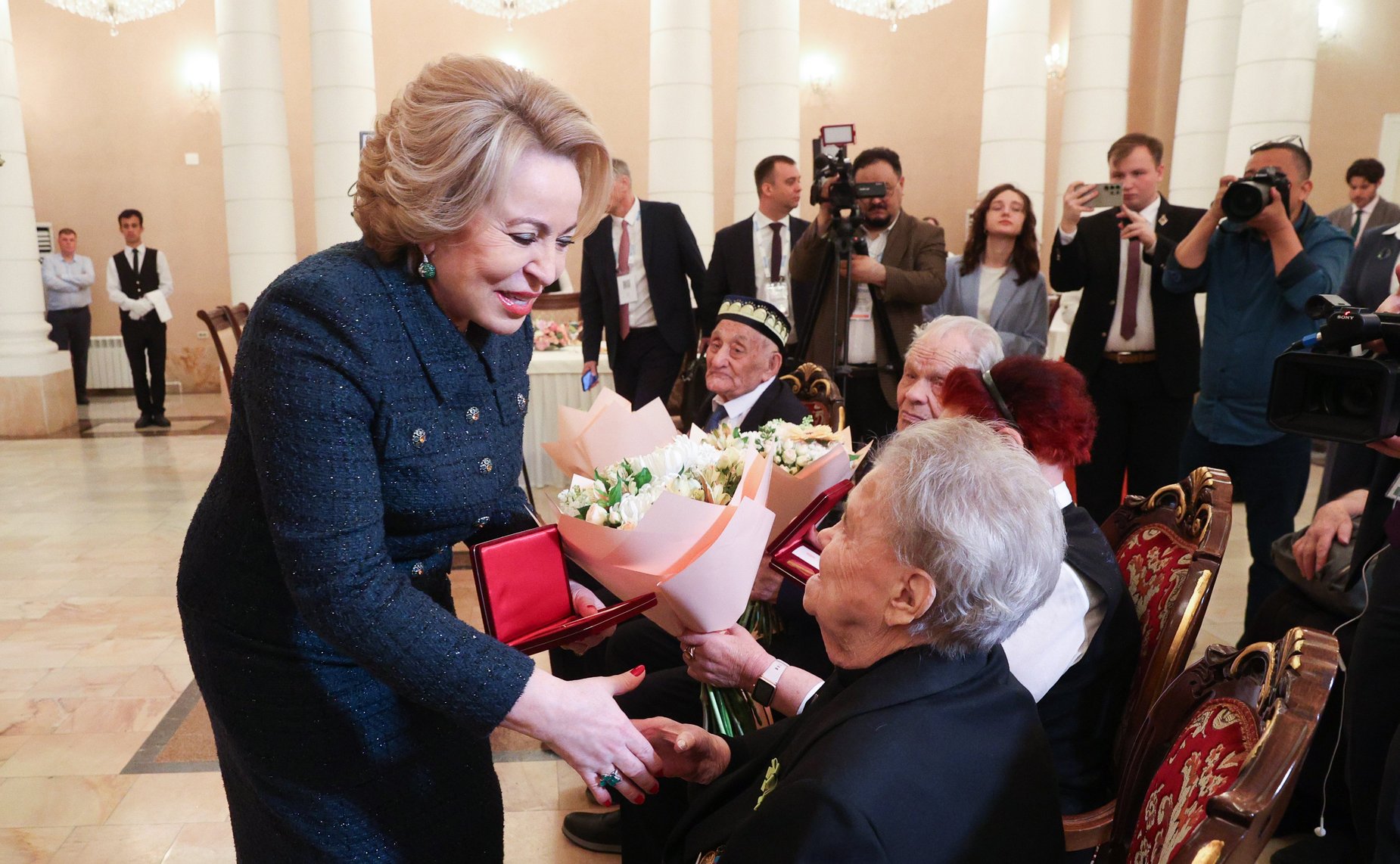 В преддверии Дня Победы Валентина Матвиенко встретилась в Ташкенте с ветеранами Великой Отечественной войны и блокадниками