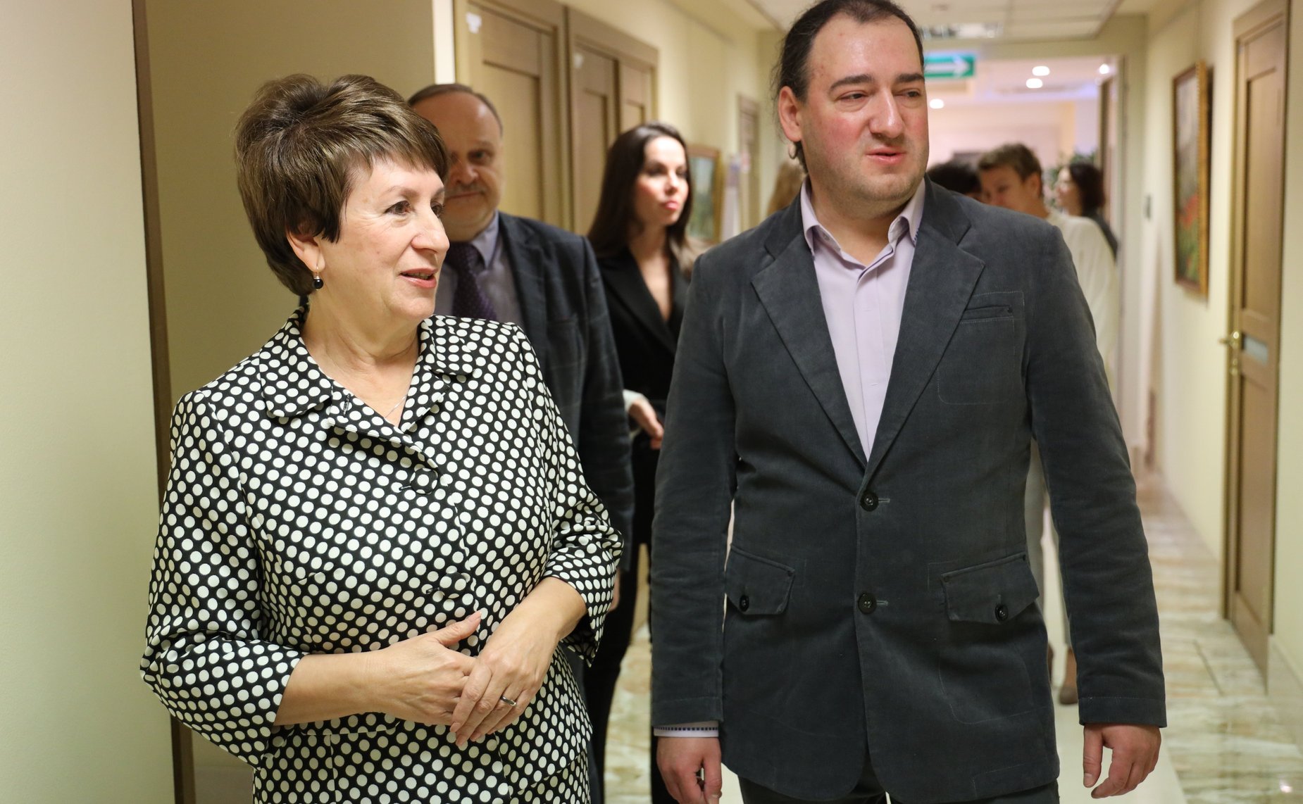 В Совете Федерации открыта экспозиция работ Павла Еськова «Крымское солнце»