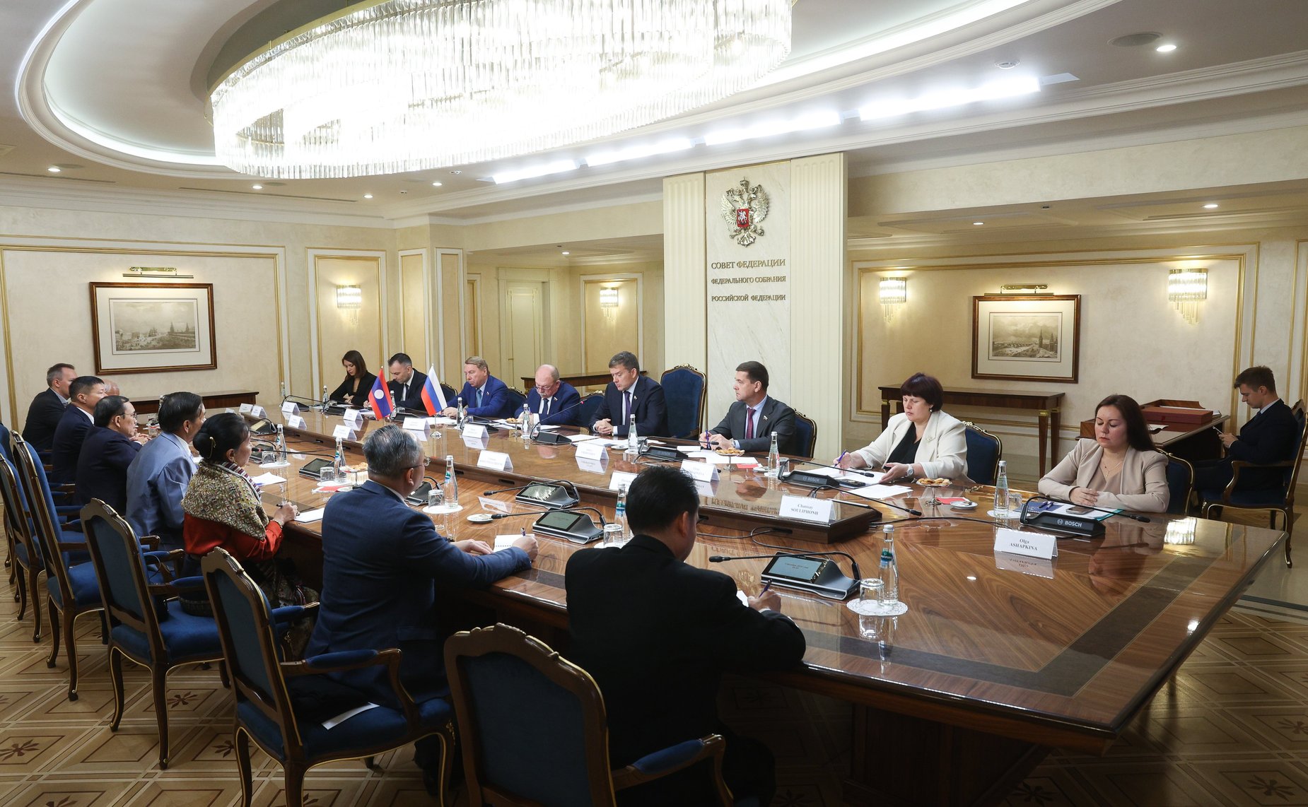 Встреча Николая Журавлева с членом Политбюро Народно-революционной партии Лаоса, Председателем Центрального комитета Лаосского фронта национального развития