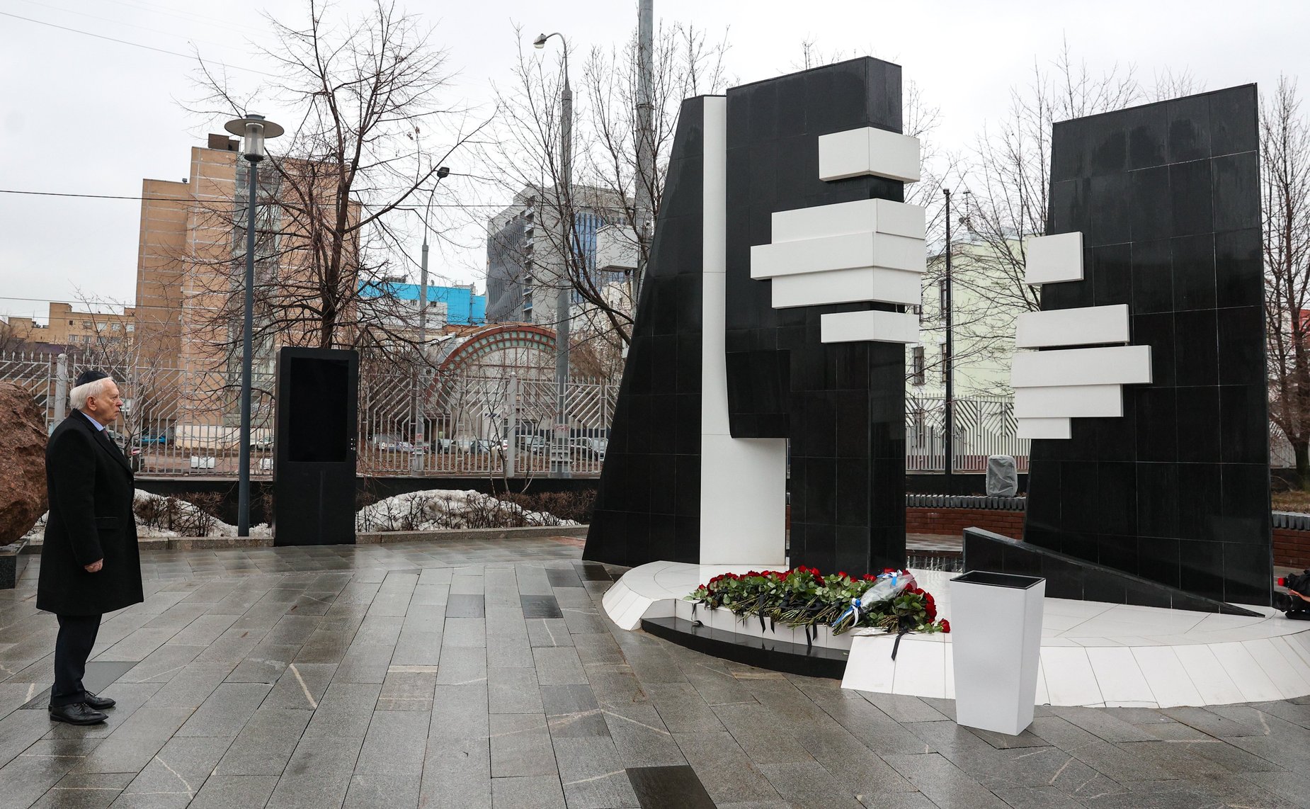 Николай Журавлев принял участие в мемориальной церемонии ко Дню памяти жертв Холокоста