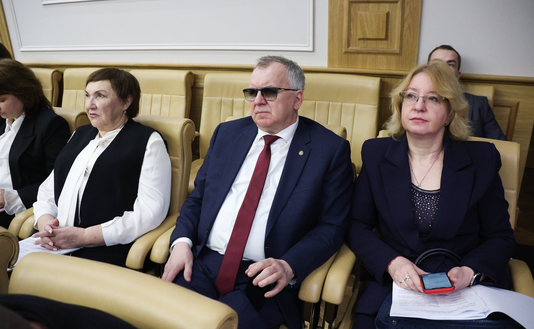 Парламентские слушания на тему «Вопросы повышения эффективности управления многоквартирными домами: основные подходы и предложения»
