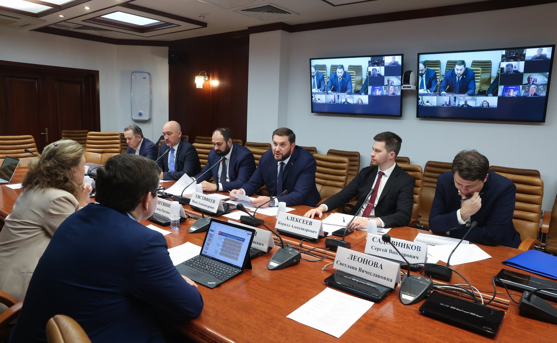 Круглый стол Комитета СФ по экономической политике на тему «Внедрение цифровых технологий в отраслях промышленности: проблемы и пути решения»