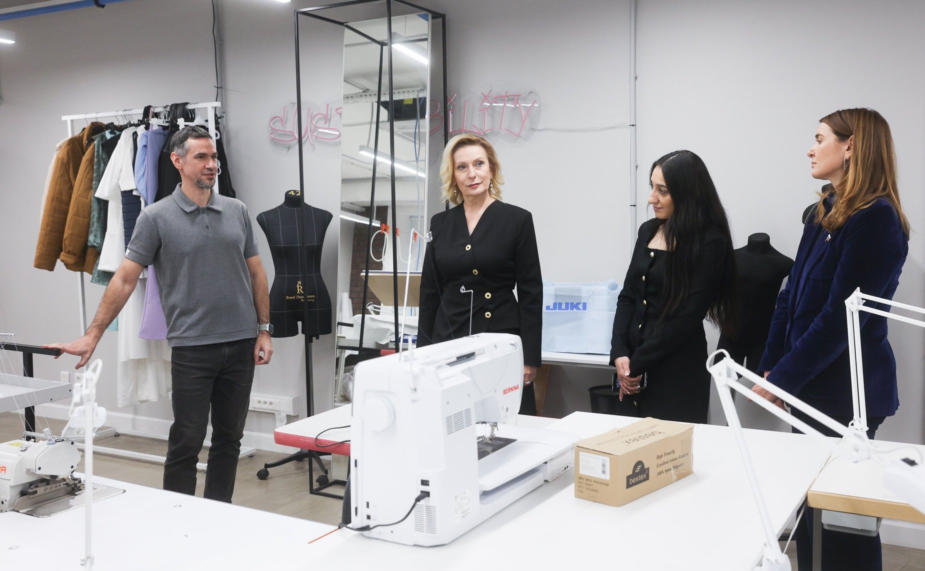 Экскурсия по пространству RASKROI. IV Международный форум «Содружество моды»