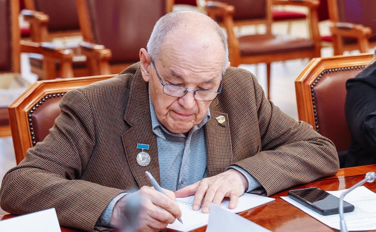 Андрей Хапочкин провёл совещание по проблемам качества связи в новых микрорайонах