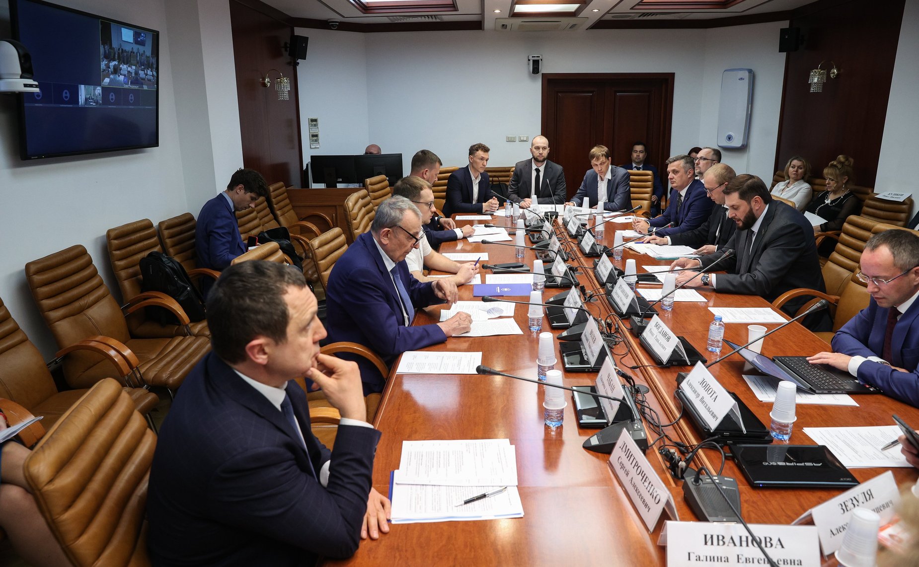 Круглый стол Комитета СФ по экономической политике совместно с Комитетом СФ по социальной политике «О мерах государственной поддержки производства медицинской техники и оборудования»