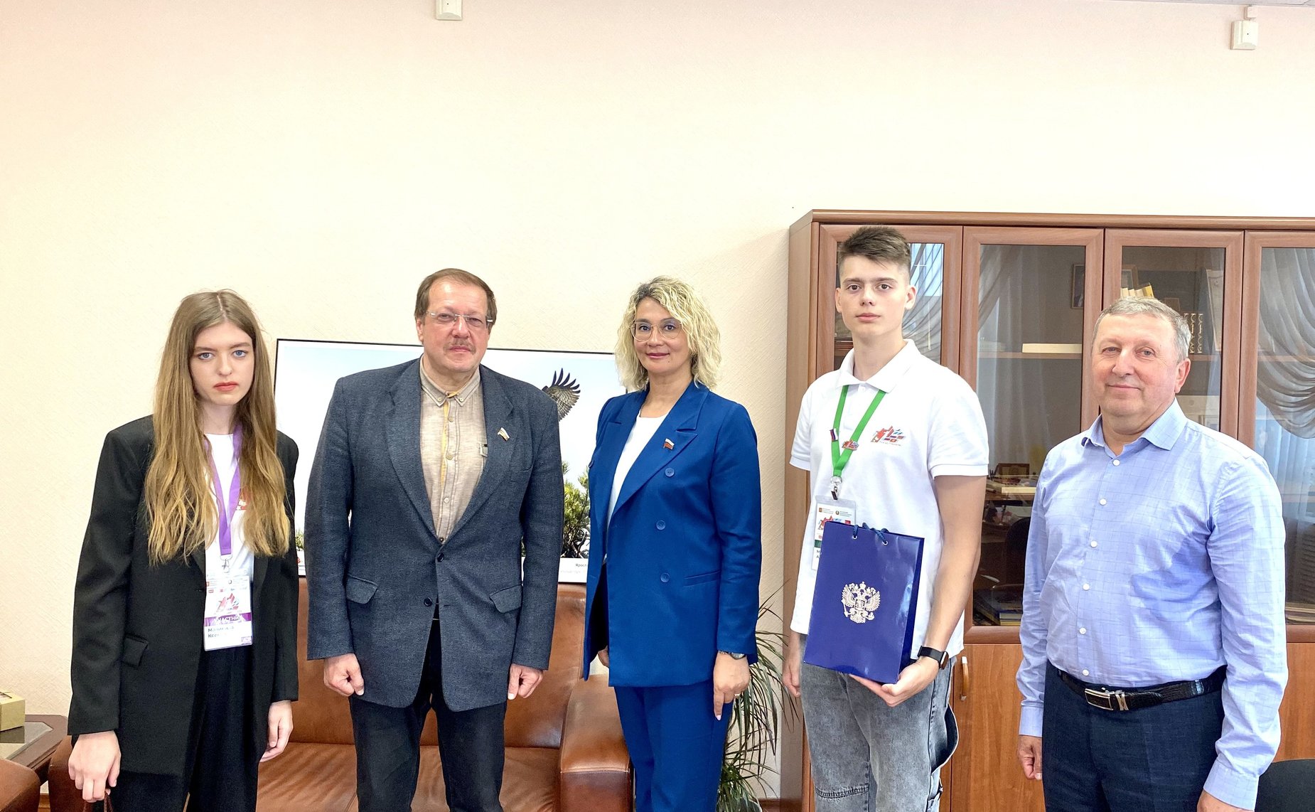 Наталия Косихина и Александр Русаков вместе с советником губернатора Сергеем Березкиным провели встречу с ярославскими участниками культурно-образовательного проекта «Поезд Памяти»