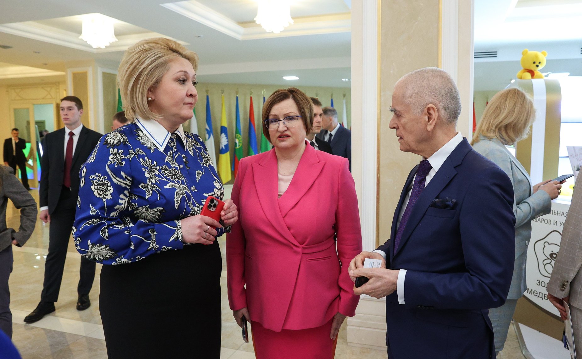 Валентина Матвиенко провела торжественную церемонию награждения лауреатов Национальной премии в сфере товаров и услуг для детей «Золотой медвежонок»