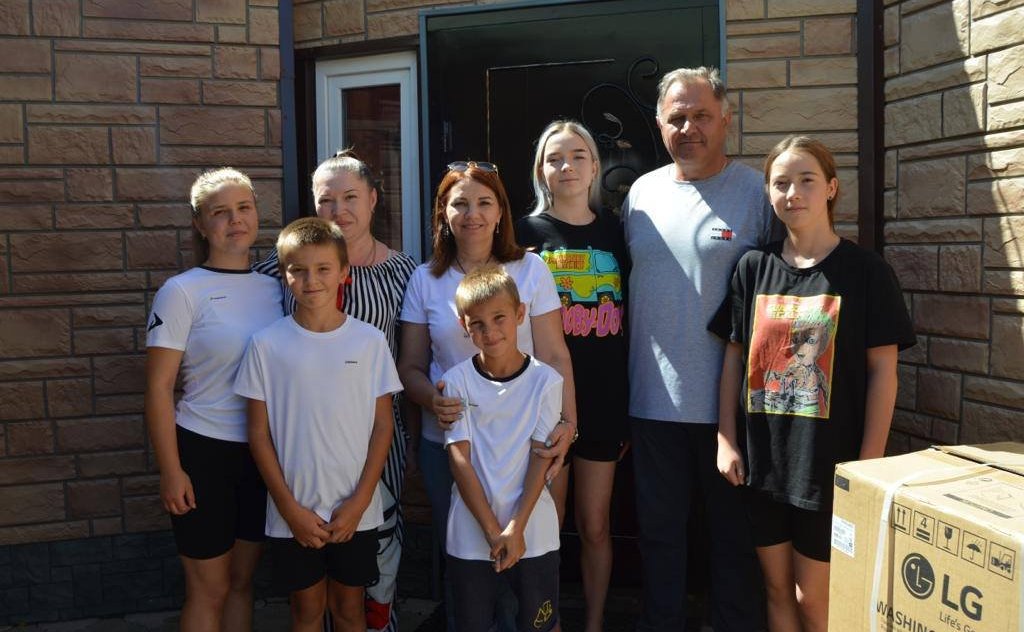 Галина Солодун посетила детские дома семейного типа в ЛНР