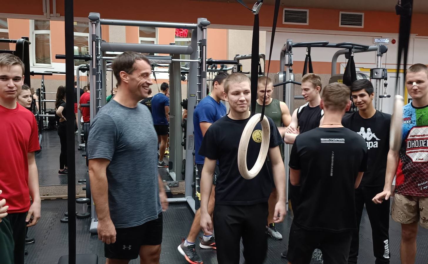 Эдуард Исаков провел тренировку студентам Югорского государственного университета (ЮГУ)