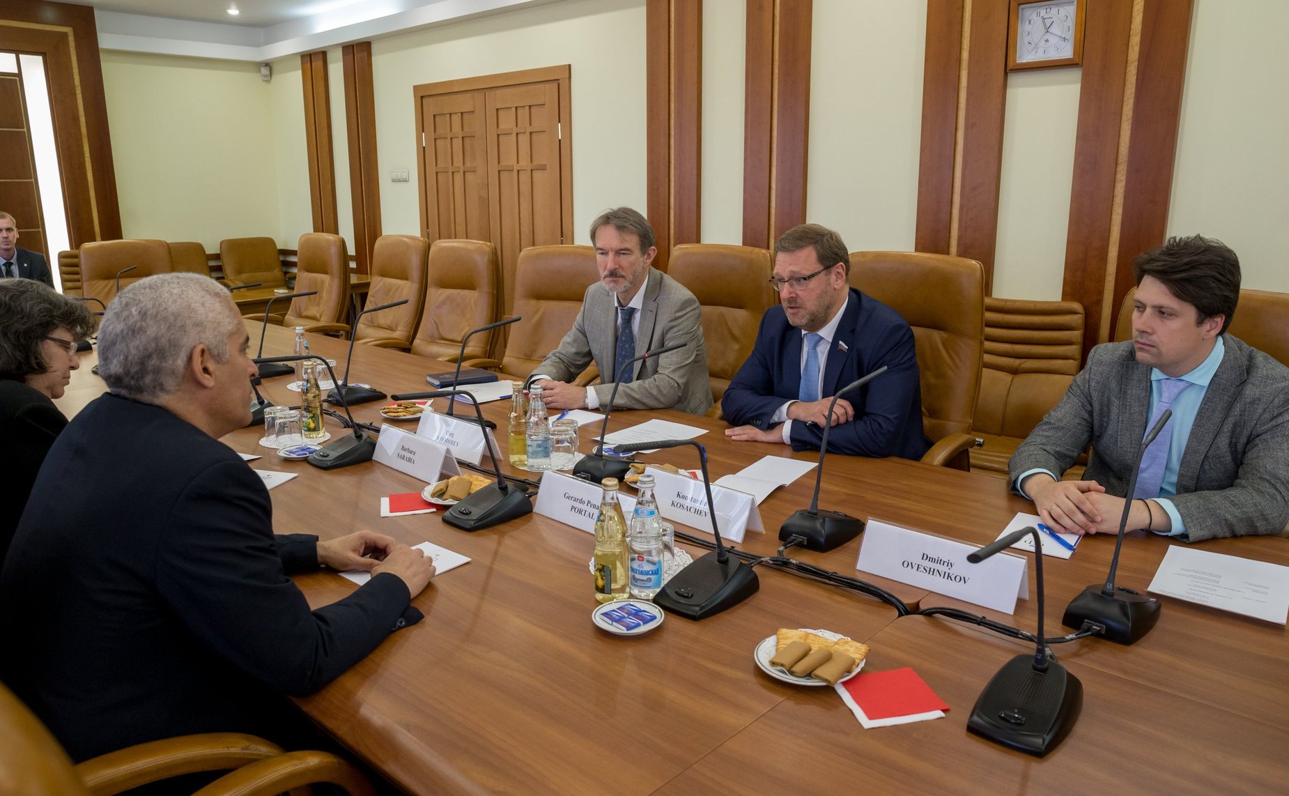 Встреча Константина Косачева c Чрезвычайным и Полномочным Послом Республики Куба в РФ Херардо Пеньяльвером Порталем