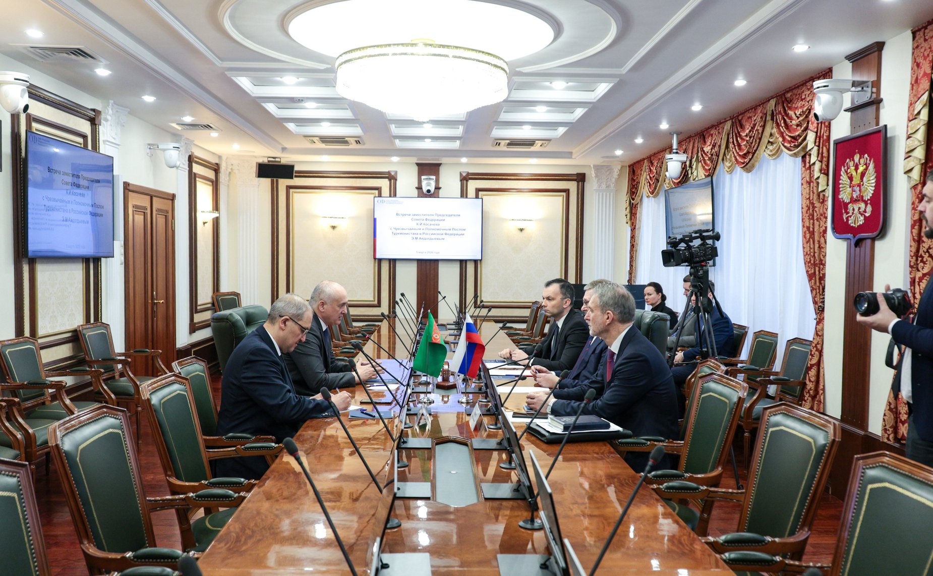 Встреча заместителя Председателя Совета Федерации Константина Косачева с Чрезвычайным и Полномочным Послом Туркменистана в Российской Федерации Эсеном Айдогдыевым