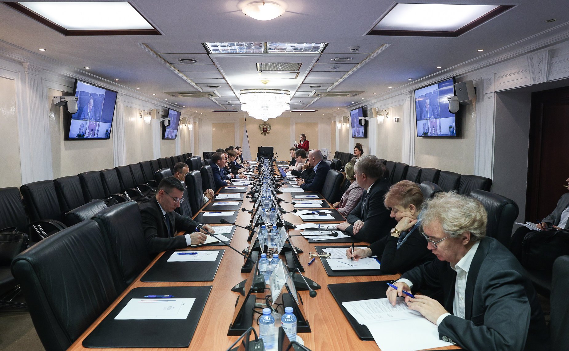 Круглый стол на тему «Защита прав потребителей в условиях моратория на проведение проверок субъектов малого и среднего предпринимательства»