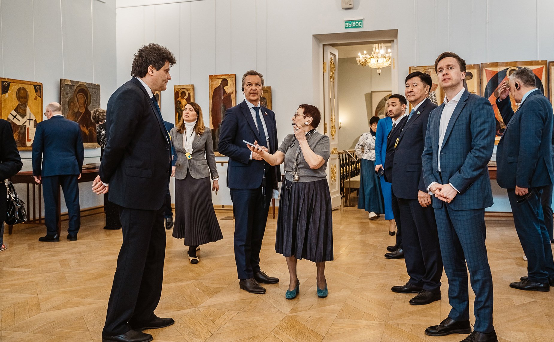 Участники 23-го заседания Комиссии по сотрудничеству между Советом Федерации и Сенатом Парламента Республики Казахстан посетили Тверской императорский путевой дворец