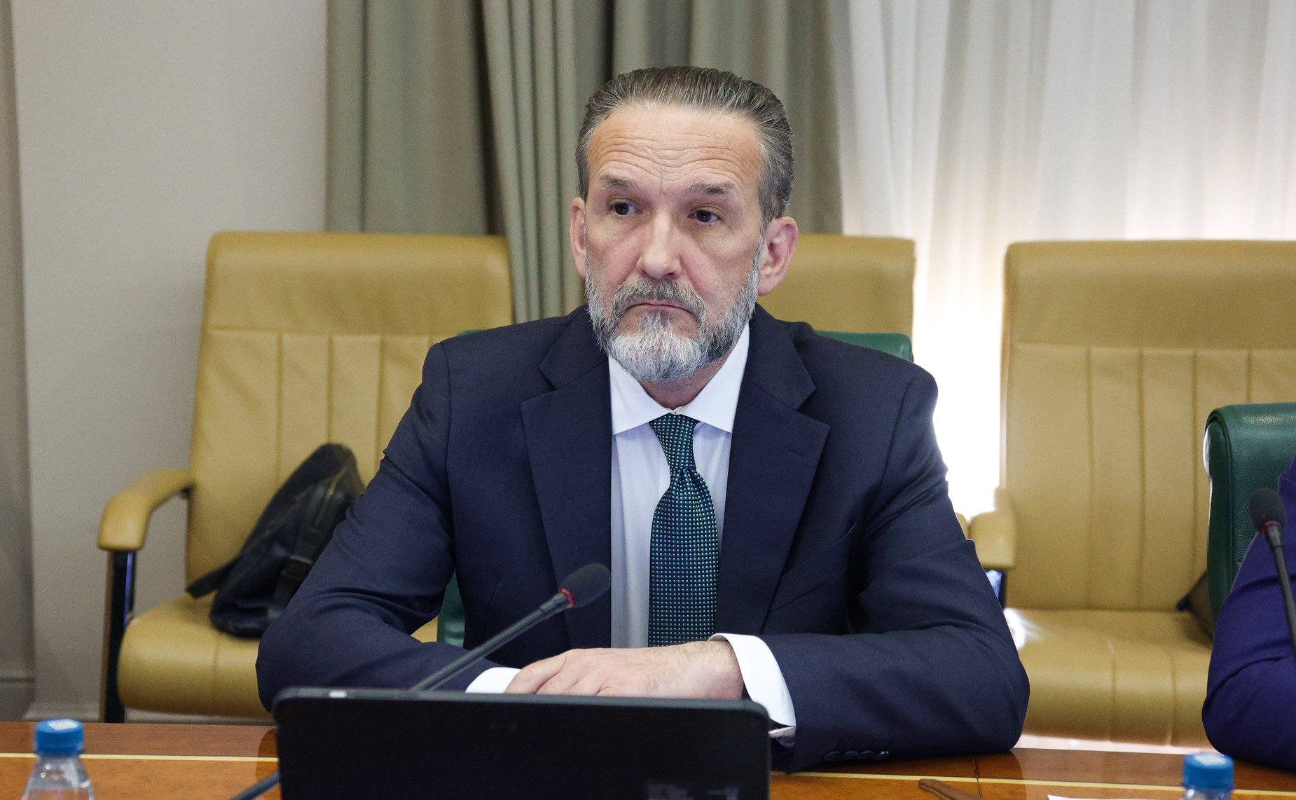 Совещание Комитета СФ по экономической политике по вопросу движения по автомобильным дорогам транспортных средств, осуществляющих перевозку твердых коммунальных отходов, с превышением допустимой нагрузки на ось