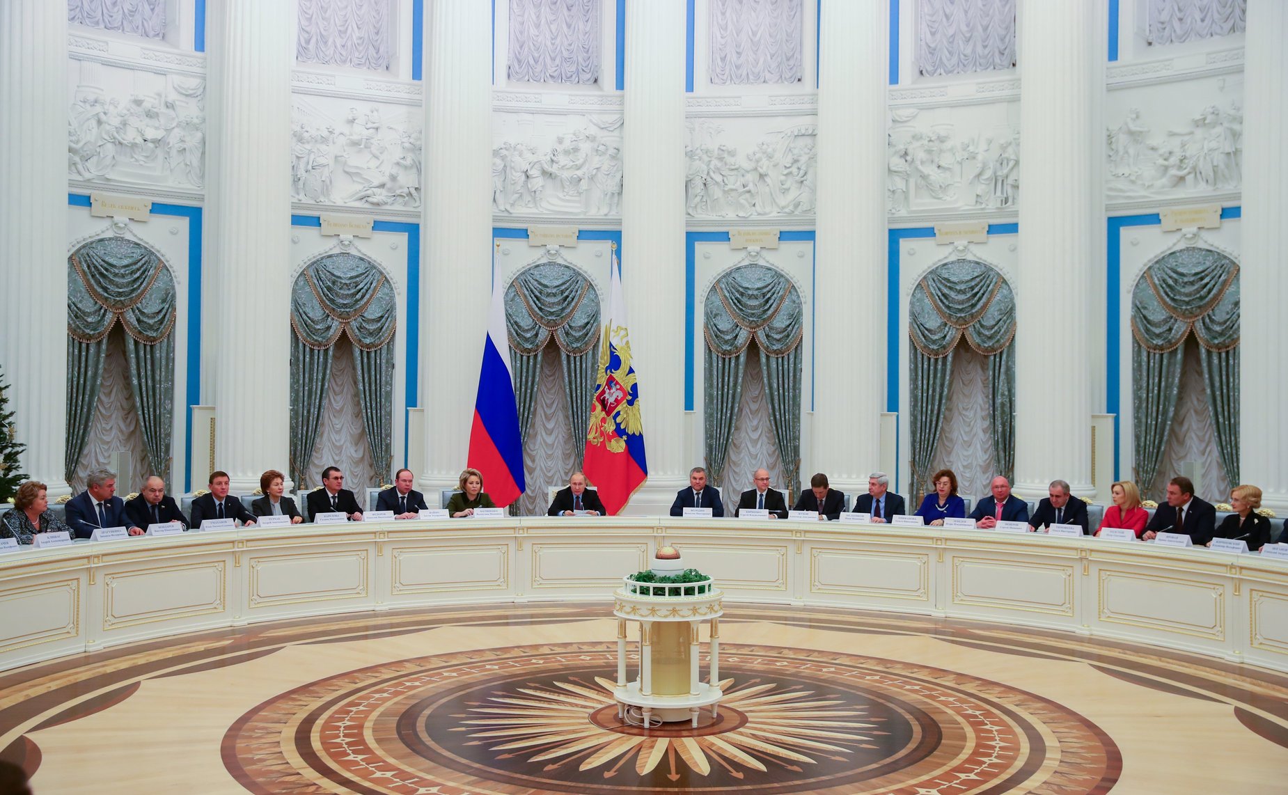 Встреча Президента РФ Владимира Путина с руководством Совета Федерации и Государственной Думы