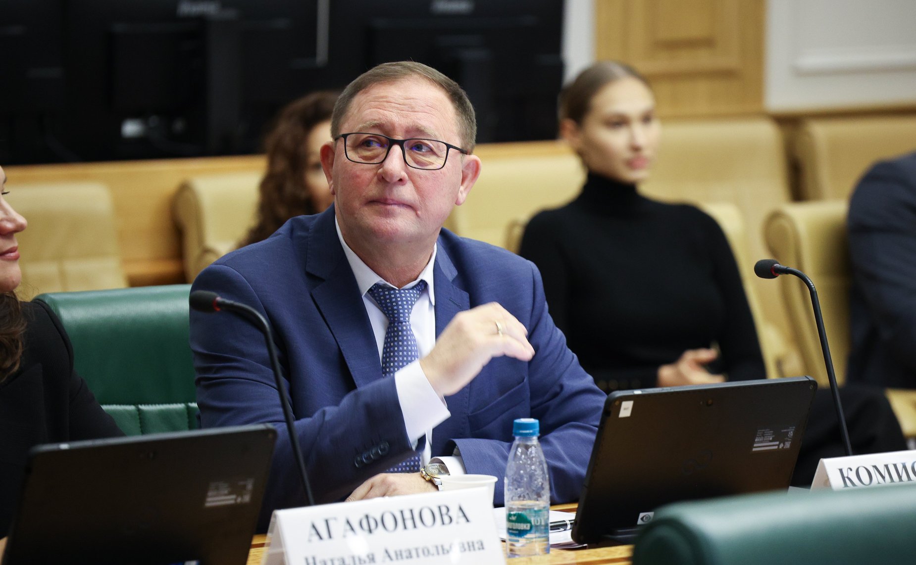 Круглый стол на тему «О ходе подготовки отраслей российской промышленности к реализации проекта по созданию высокоскоростной железнодорожной магистрали Москва-Санкт-Петербург»