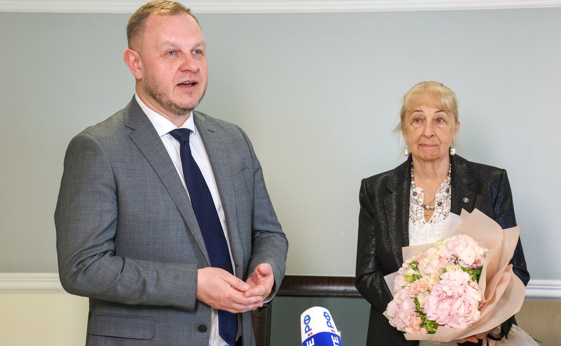 Торжественное открытие выставки Народного художника РФ Людмилы Юга «Нить времен. Подвиг Победы»