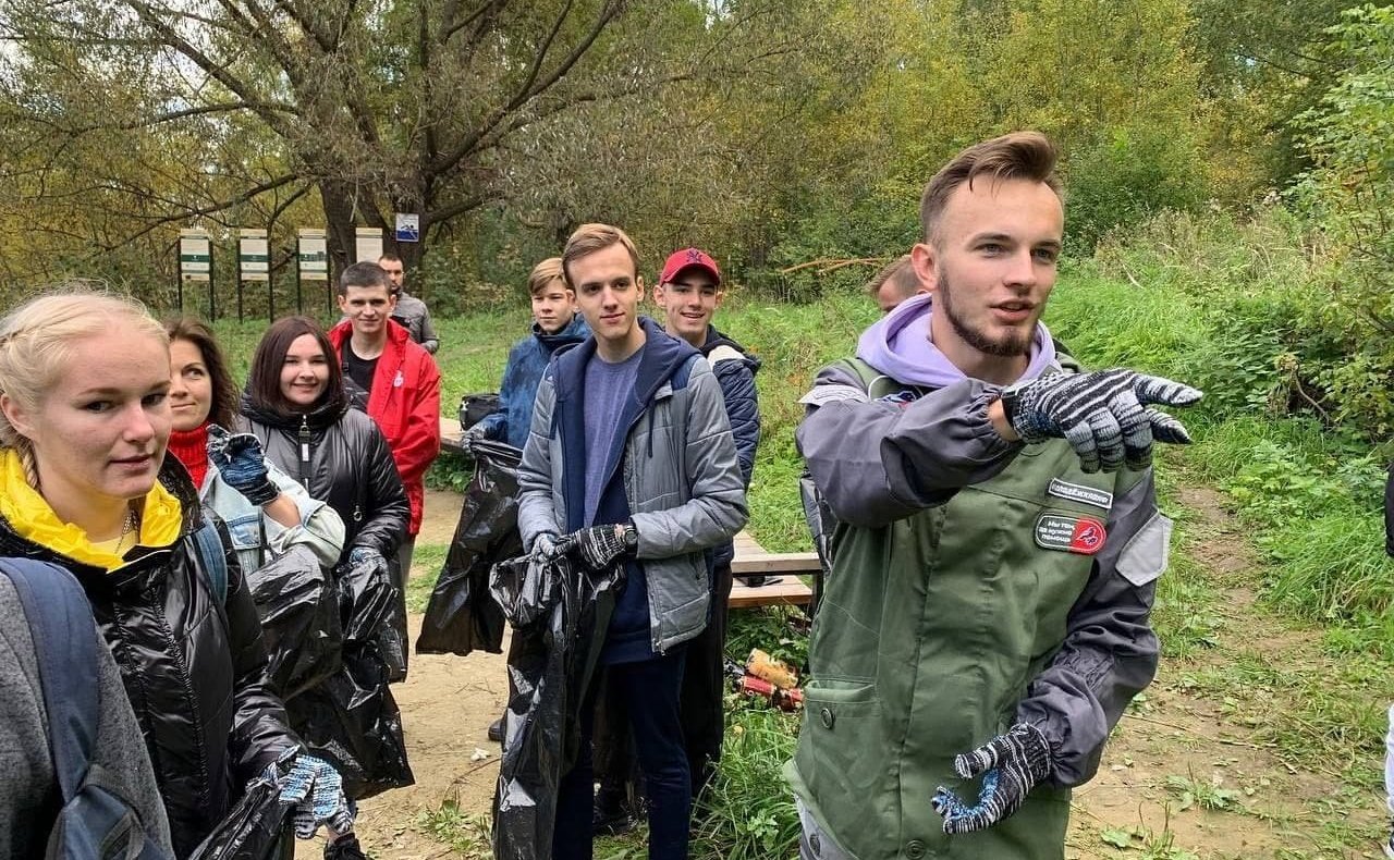 Юлия Лазуткина приняла участие в экологической акции экопарка «Ласточкины горы» г. Пензы