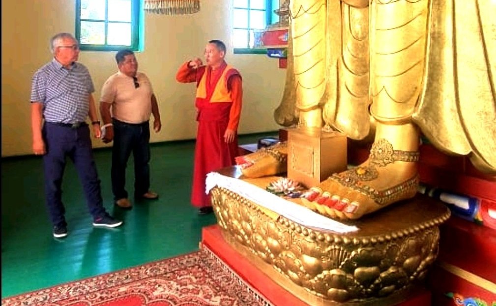 Баир Жамсуев в ходе поездки в регион посетил один из старейших и крупнейших буддийских храмов (дацанов) России — Цугольский дацан «Даши Чойпэллинг»