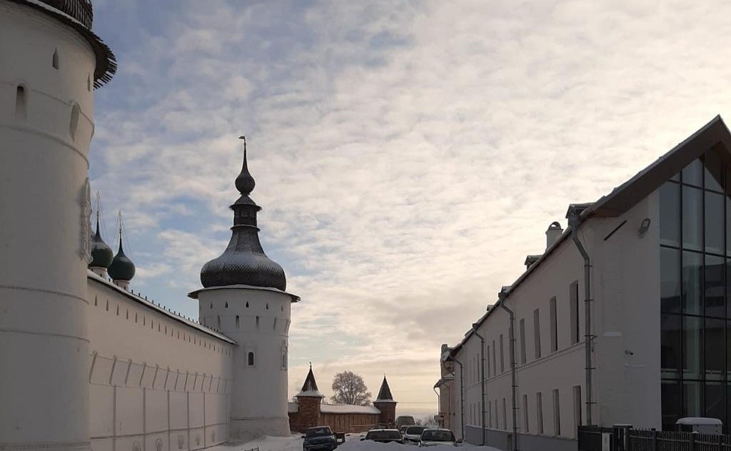 Отреставрированный Конюшенный двор Ростовского кремля