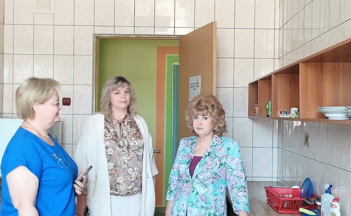 Нина Куликовских в рамках работы в Смоленской области посетила Вяземский дом-интернат для престарелых и инвалидов