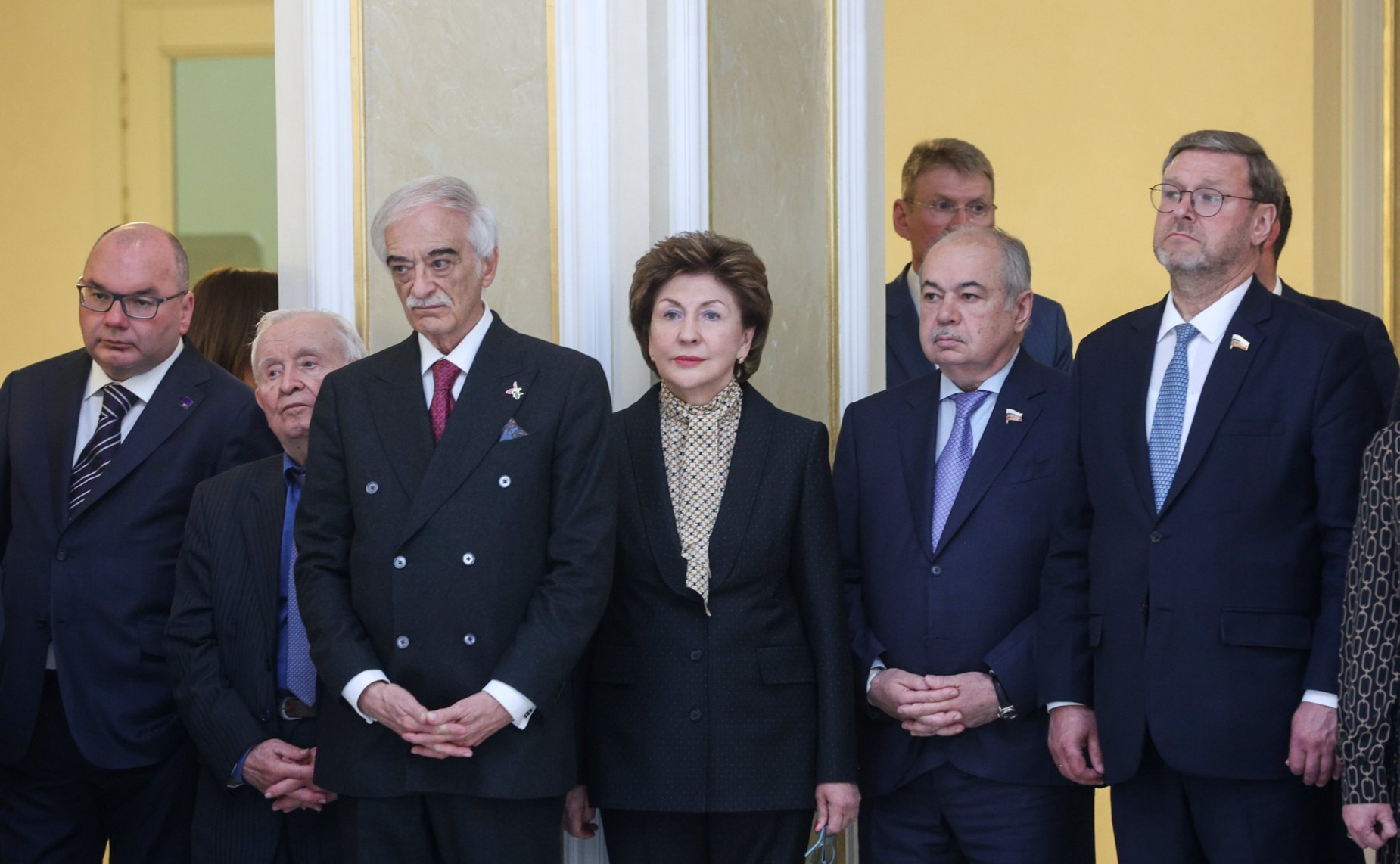 Валентина Матвиенко и Председатель Милли Меджлиса Азербайджанской Республики Сагиба Гафарова открыли в верхней палате российского парламента фотовыставку «В России часть моей души…», посвященную 100-летию со дня рождения Гейдара Алиева