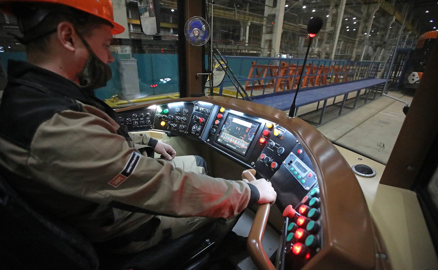 Аркадий Чернецкий посетил АО «Уралтрансмаш», входящий в концерн «Уралвагонзавод» госкорпорации «Ростех»